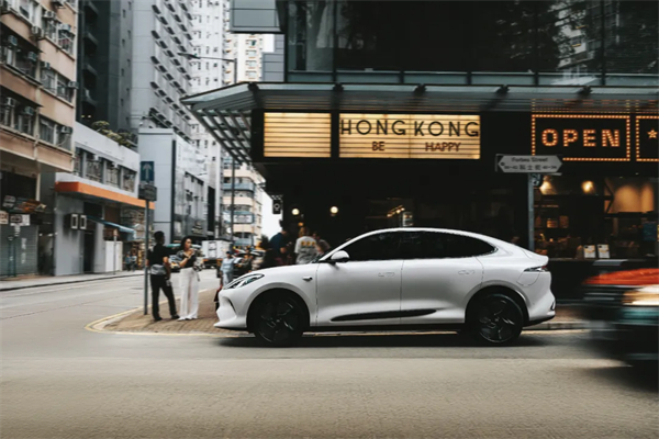 智己汽车重磅登陆香港市场，6系双车同步上市